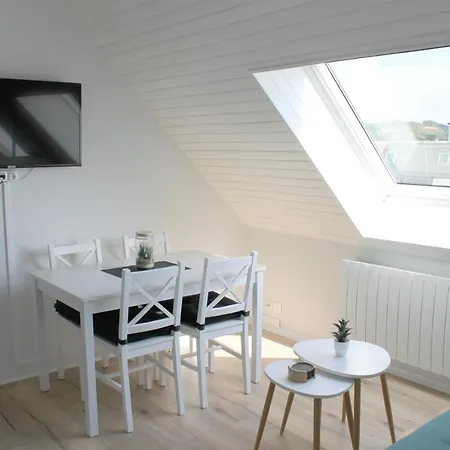 - Cosy A 1 Min De La *