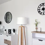 - Cosy A 1 Min De La