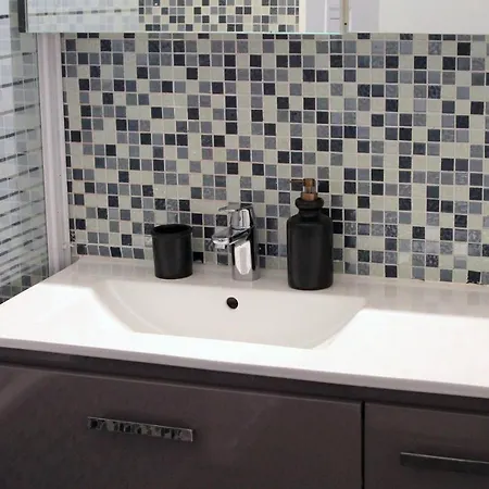 Apartment - Cosy A 1 Min De La