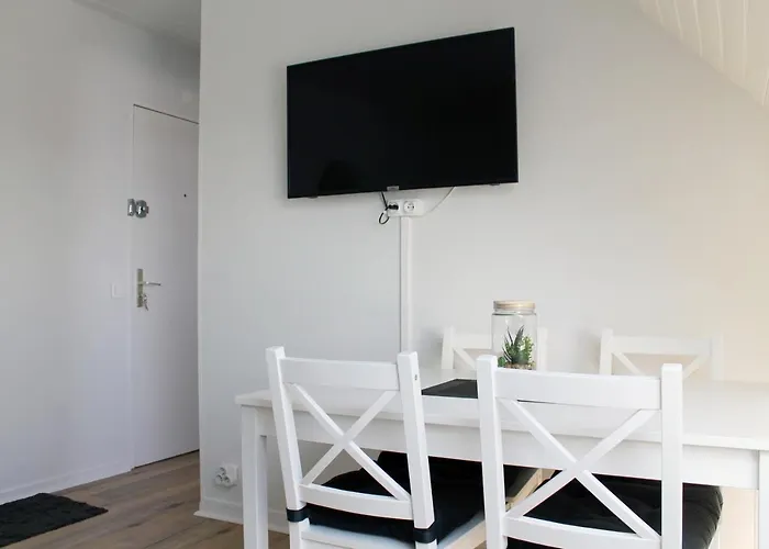 - Cosy A 1 Min De La